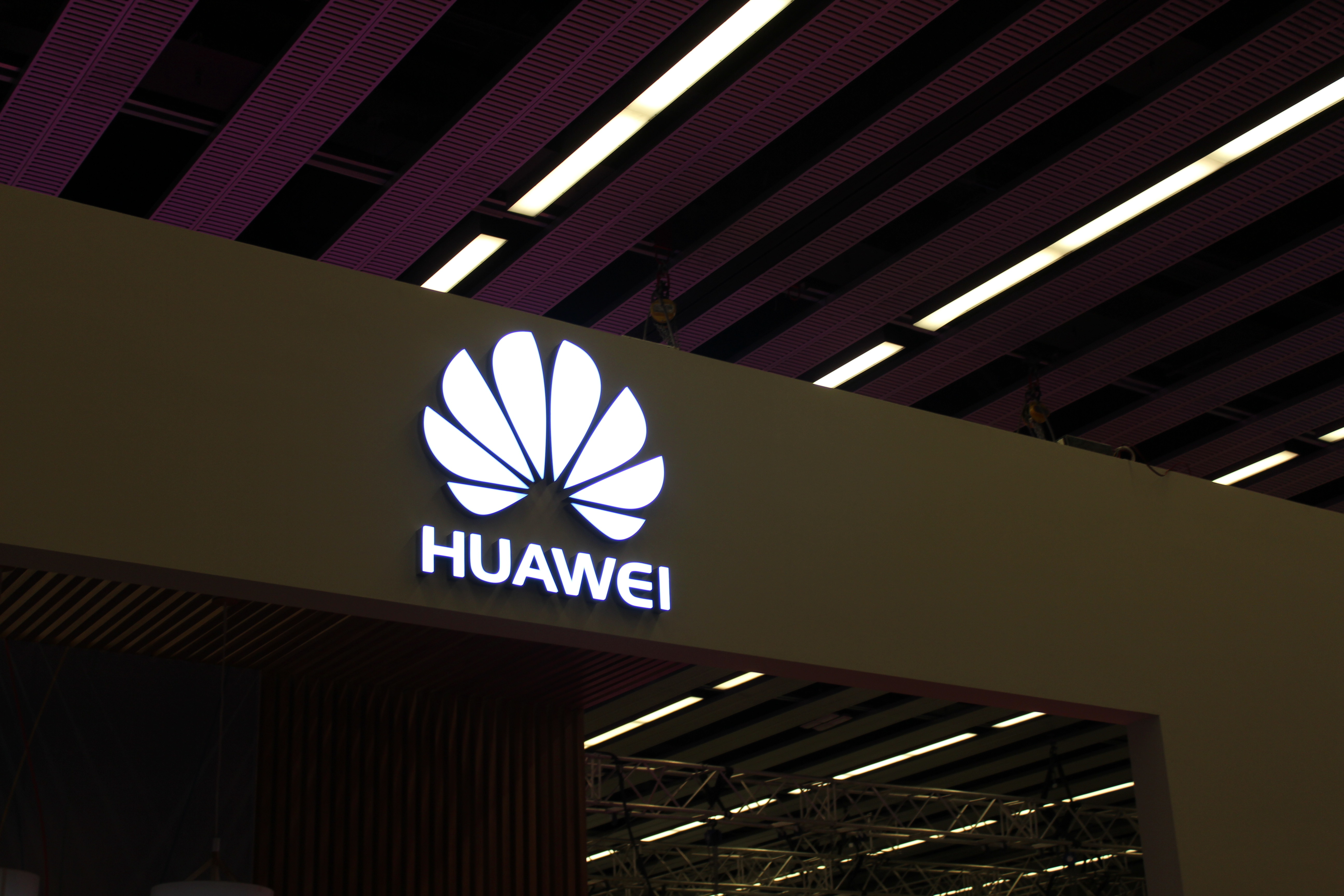 Huawei aumenta ganancias 40% gracias a venta de smartphones